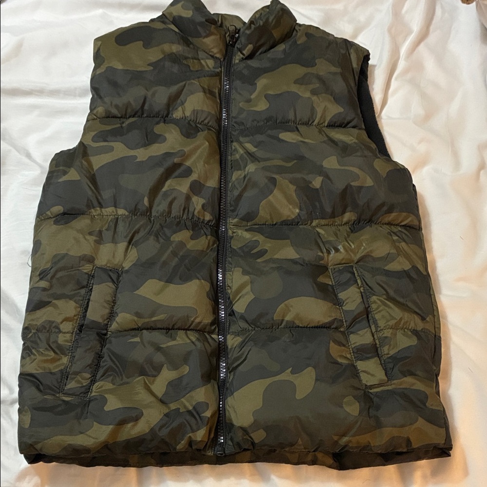 Old Navy Green Camouflage Vest, XL